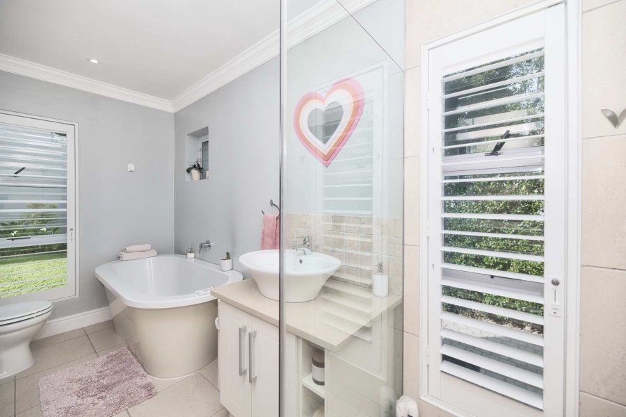 4 Bedroom Property for Sale in Hemel en Aarde Estate Western Cape